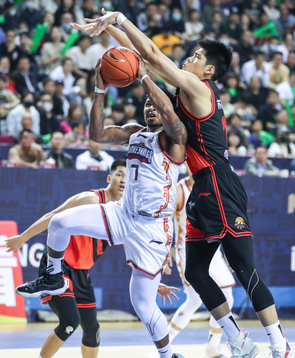 深圳男篮内部会议纪要流出：赛后战术微调，CBA常规赛使命明确，年轻球员得到机会的简单介绍