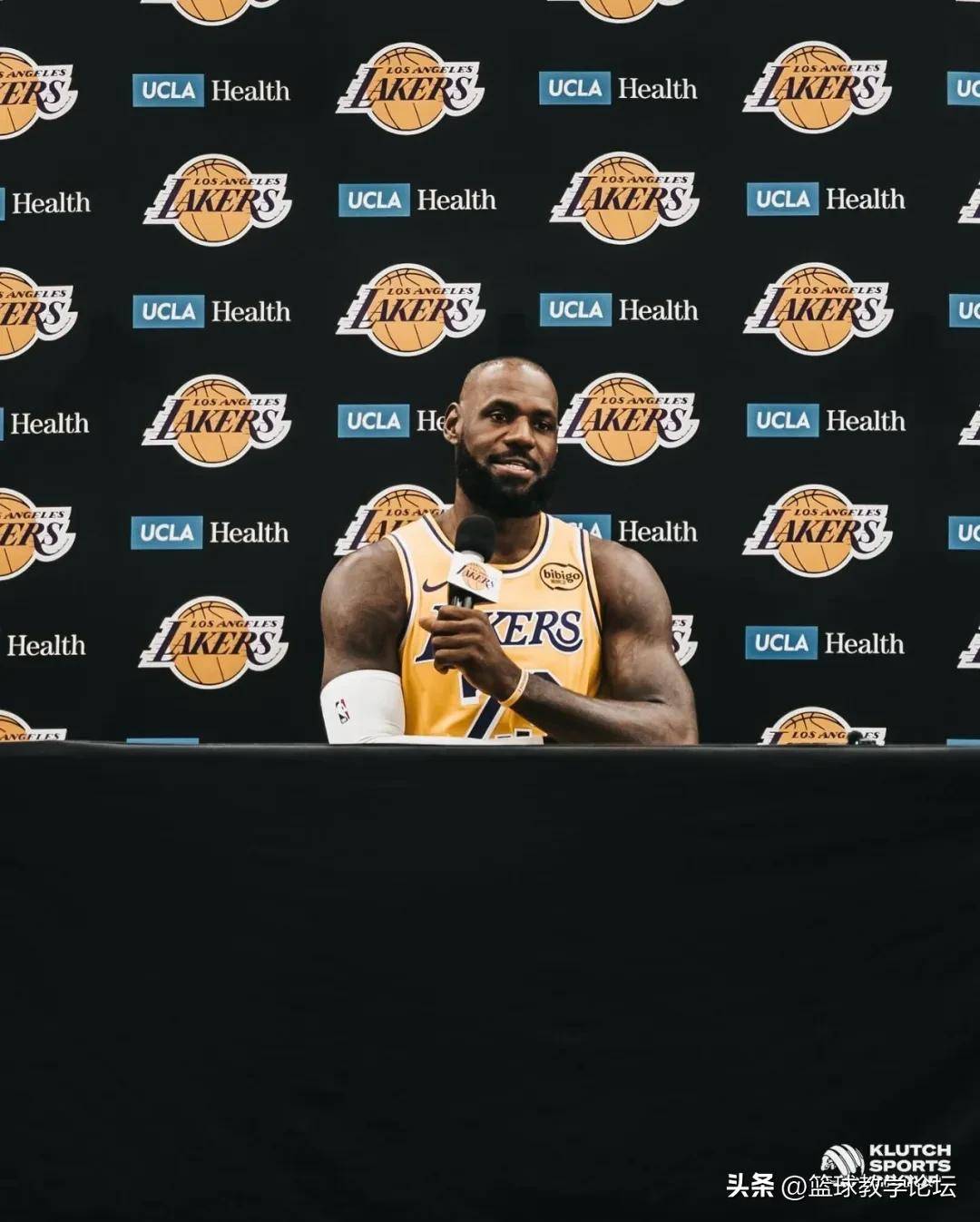 包含NBA总决赛倒计时,法兰克福集结日战术微调,细节引发关注,球迷炸锅,更衣室氛围转暖的词条 包含NBA总决赛倒计时,法兰克福集结日战术微调,细节引发关注,球迷炸锅,更衣室氛围转暖的词条