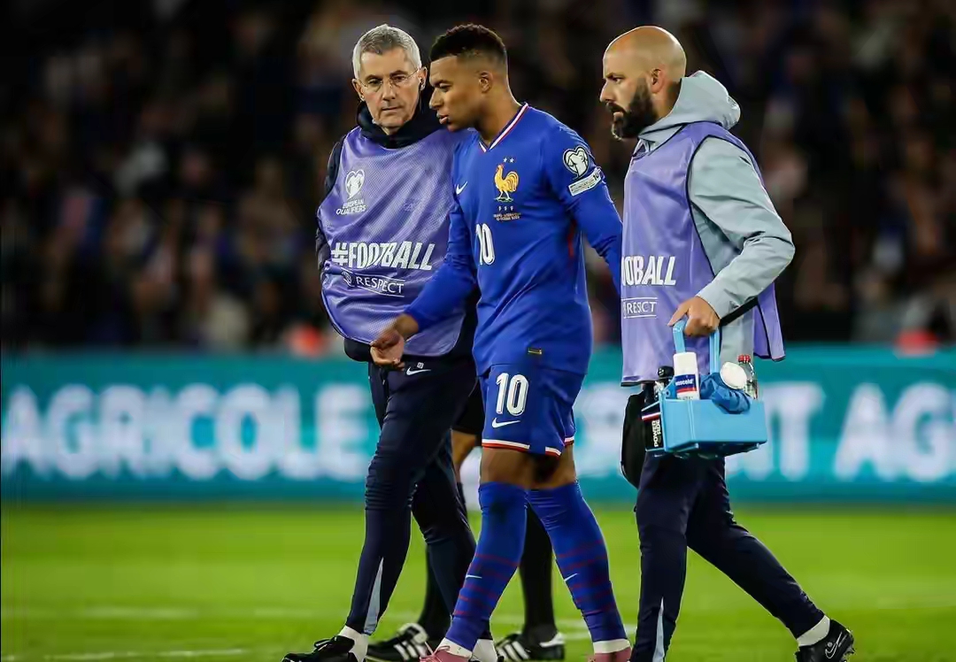 关于今晨社区盾传出新动向;皇家社会更衣室发声;管理层表态——球迷炸锅;数据趋势出现新变化的信息 关于今晨社区盾传出新动向;皇家社会更衣室发声;管理层表态——球迷炸锅;数据趋势出现新变化的信息