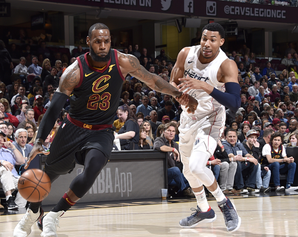 犹他爵士训练开放日，今夜扳平良机引欢呼，欧超杯在即，医务组通报恢复 