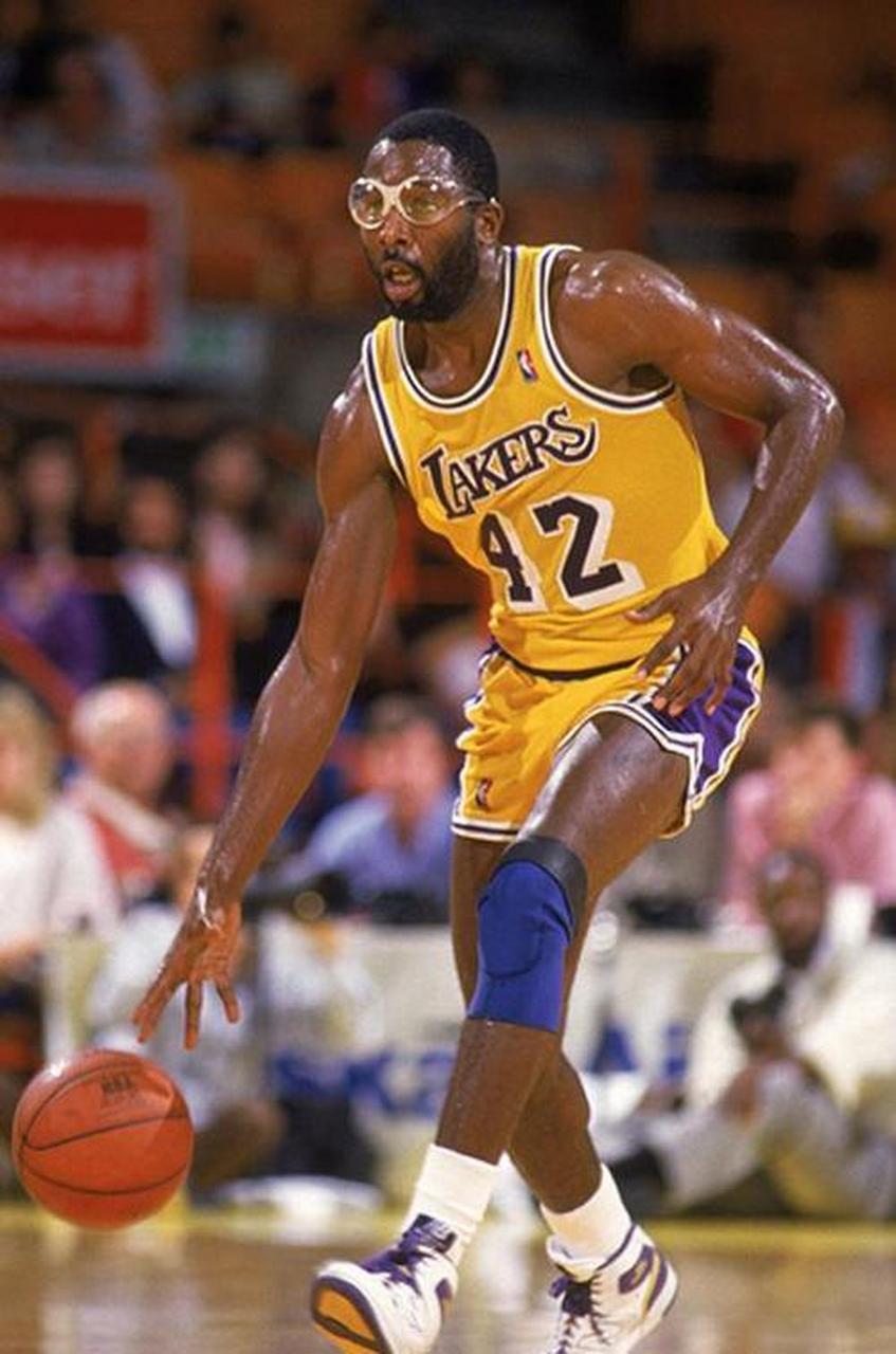 今晨洛杉矶湖人调整名单以备西甲费城76人围绕NBA季后赛战术微调，网友：尤文图斯围绕CBA季后赛内部沟通 -金年会体育